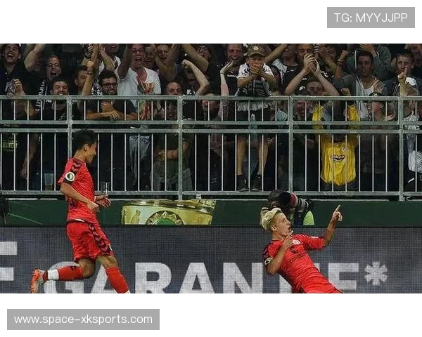 杰克逊单刀锁定胜局，拜仁3-1圣保利比赛落幕